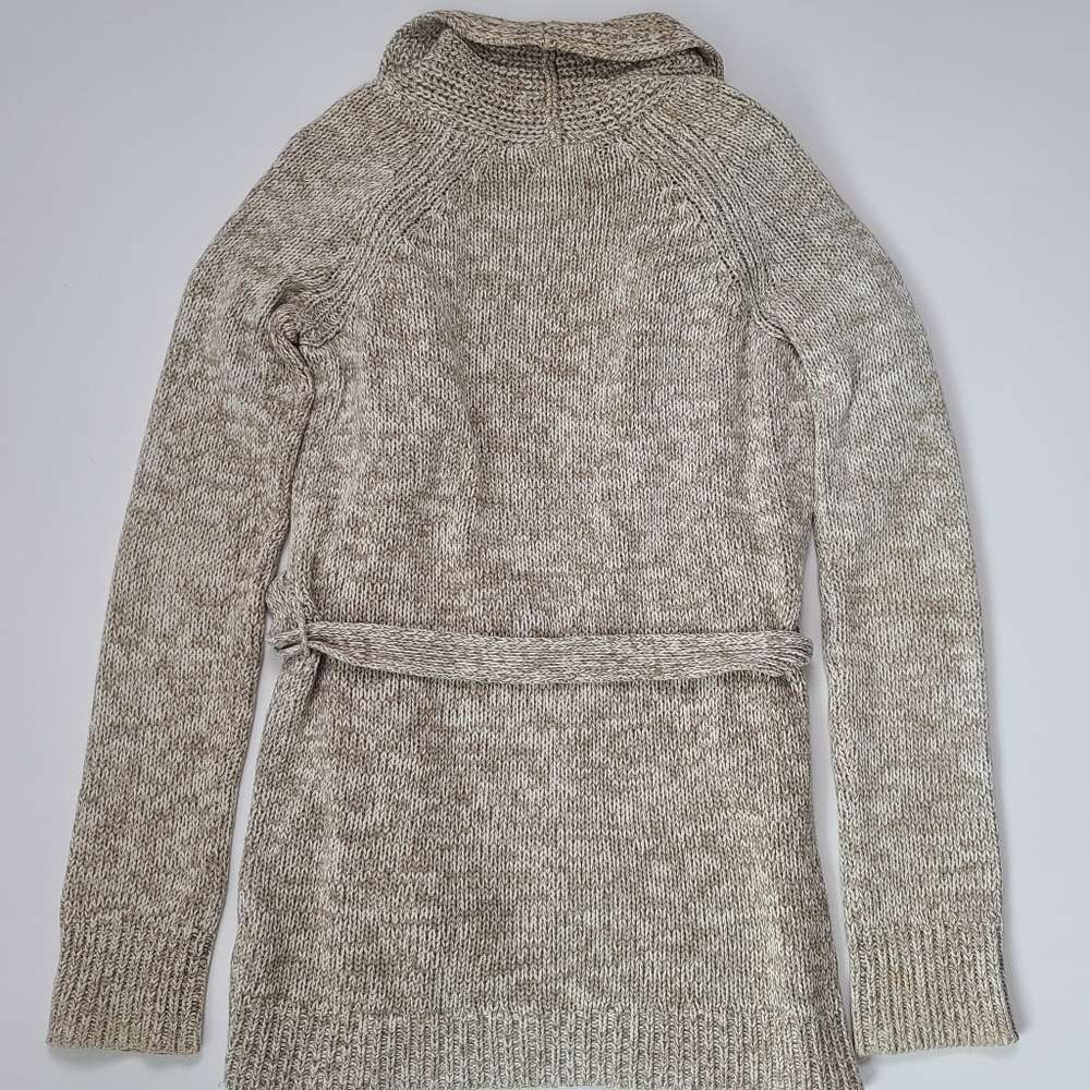 Stunning cardigan (sobre todo) for women. Neutro colors,perfect for this weather